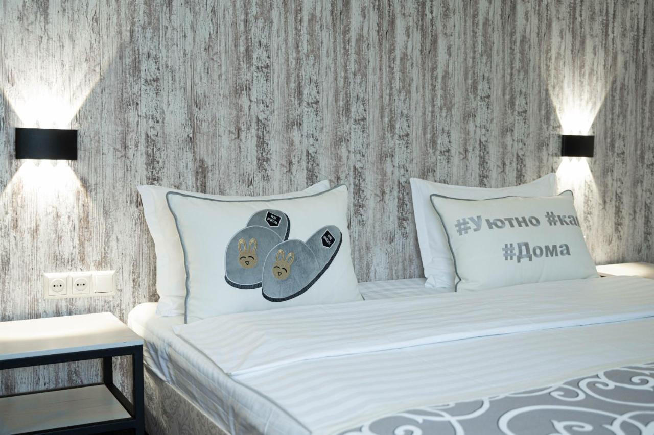 Uyutnyy Dom Hotel Taraz Buitenkant foto